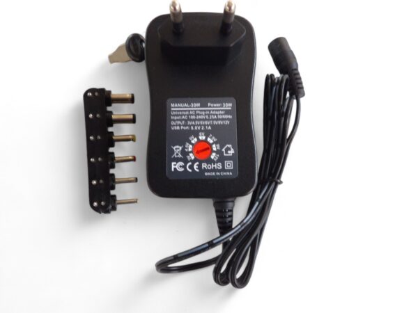 Adaptador universal 30W 2000mA 2A 3/4,5/5/6/7,5/9,/12V, salida USB 5V 2000mA