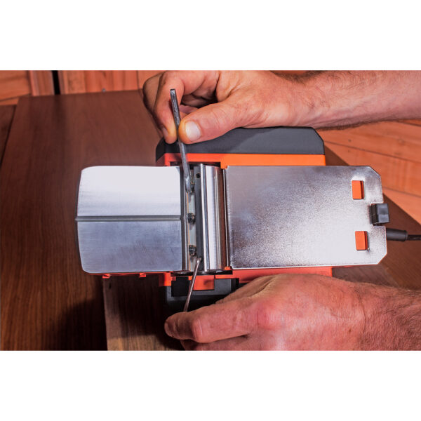 CEPILLO ELÉCTRICO 710W BEW712-QS BLACK+DECKER - Imagen 7