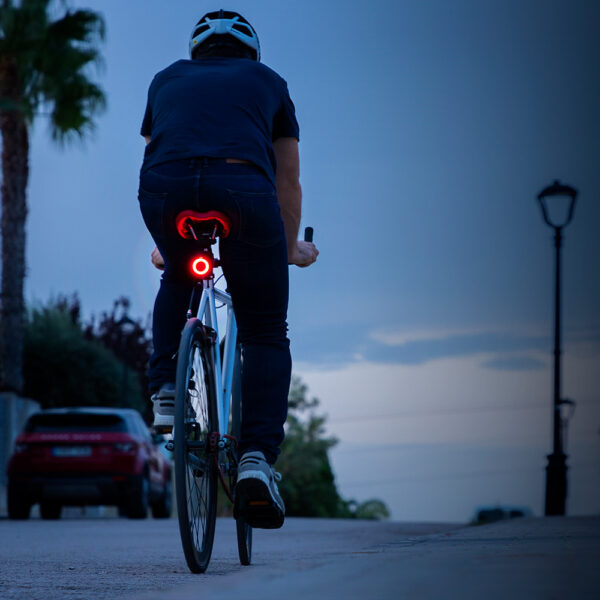 LINTERNA LED TRASERA PARA BICICLETA BIKLIUM INNOVAGOODS - Imagen 6